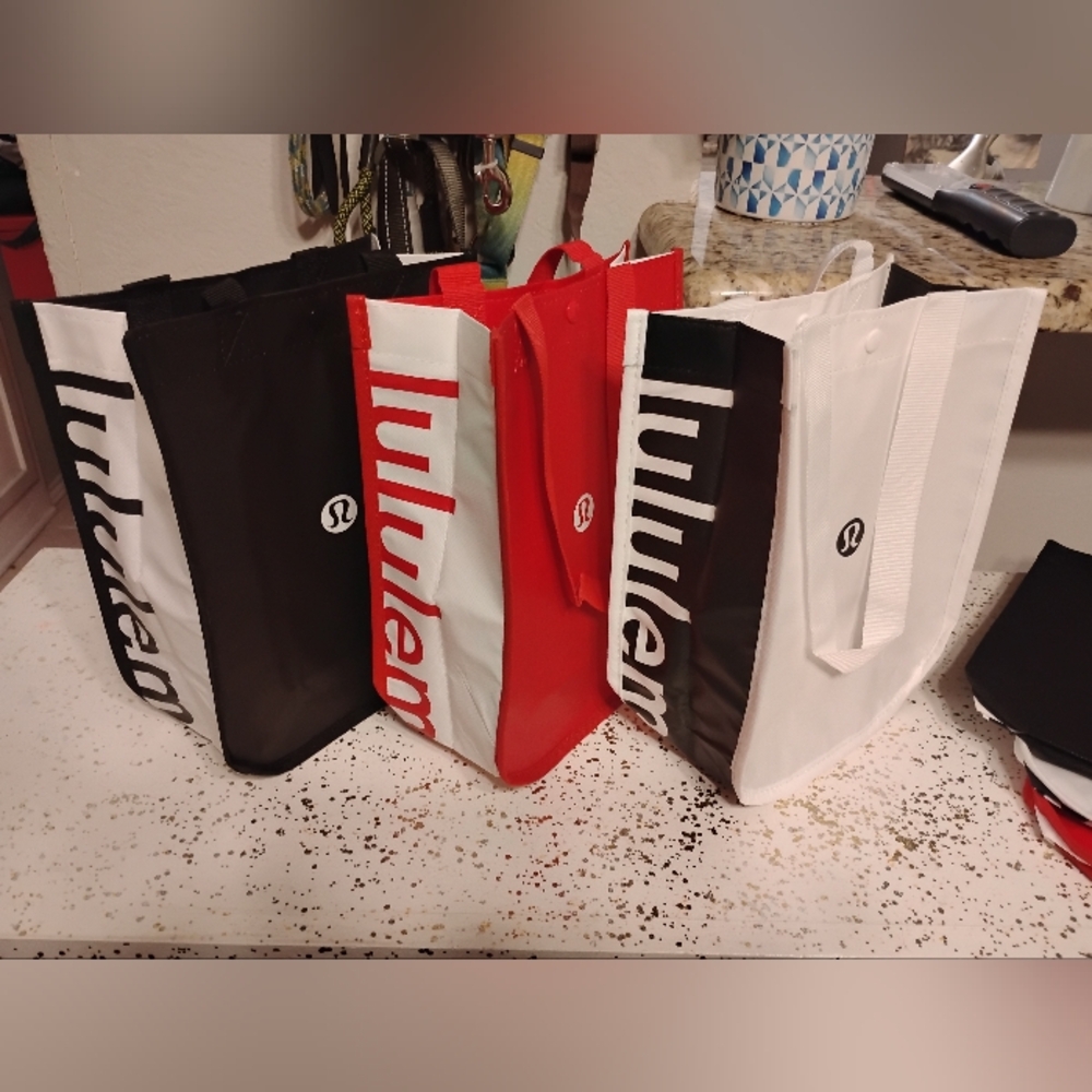 Lululemon Reusable Button Closure Bag